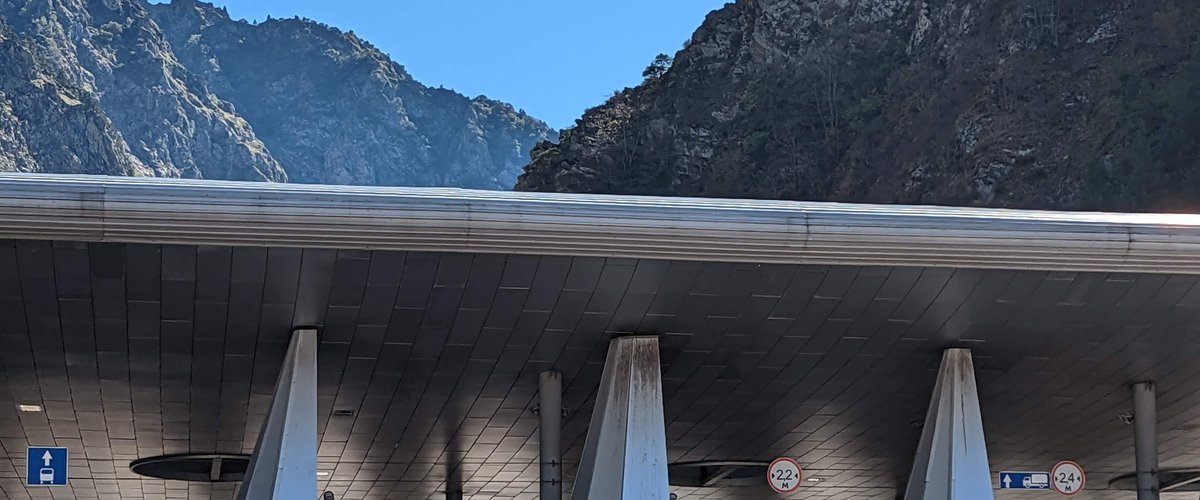 Upper Lars border checkpoint between Russia and Georgia
